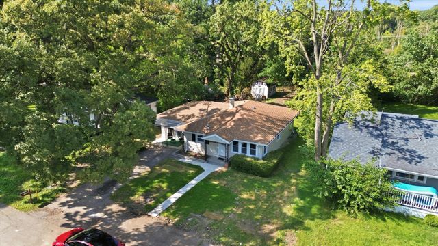 1020 E 61st Place, Merrillville, IN 46410
