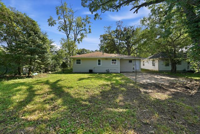 1020 E 61st Place, Merrillville, IN 46410