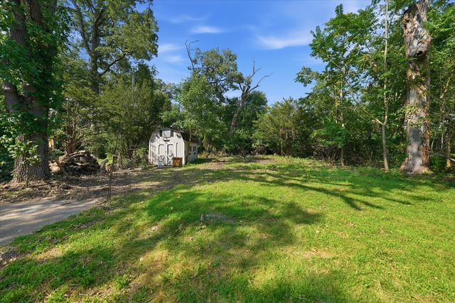 1020 E 61st Place, Merrillville, IN 46410