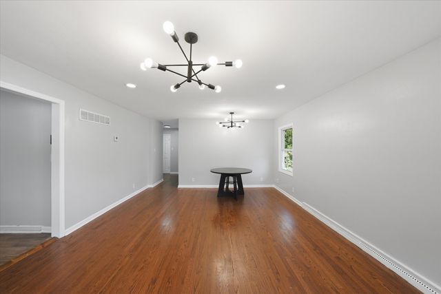 1020 E 61st Place, Merrillville, IN 46410