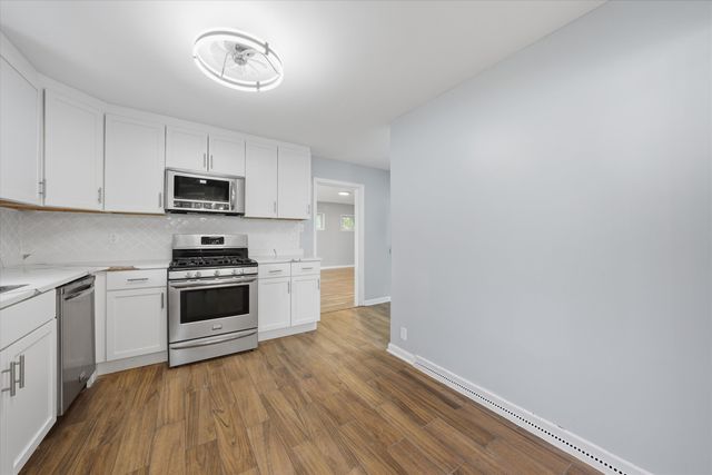 1020 E 61st Place, Merrillville, IN 46410