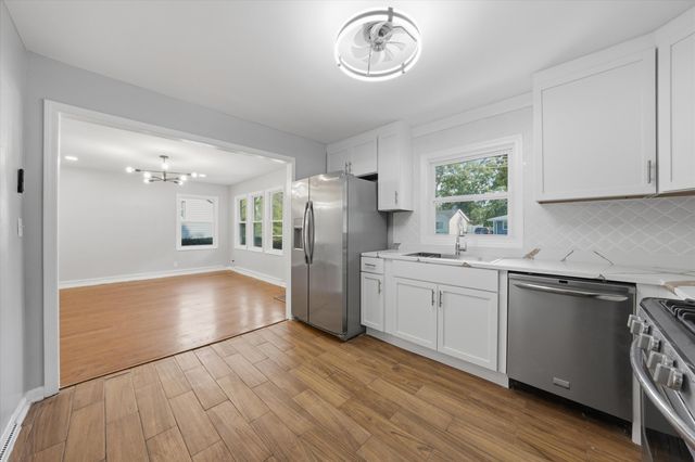1020 E 61st Place, Merrillville, IN 46410