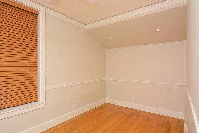 3614 N Bosworth Avenue 1F, Chicago, IL 60613