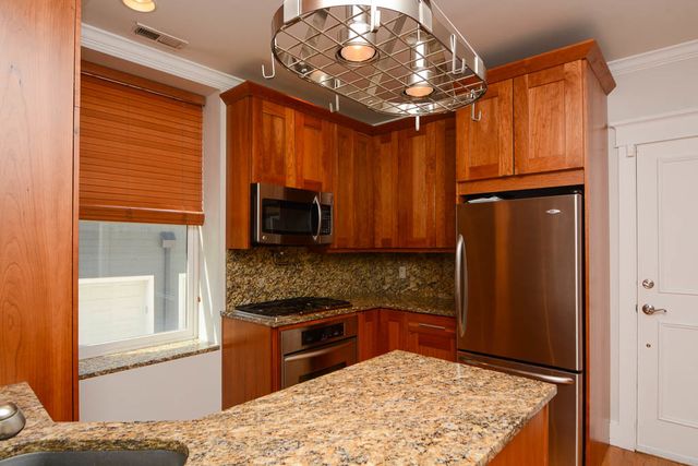 3614 N Bosworth Avenue 1F, Chicago, IL 60613