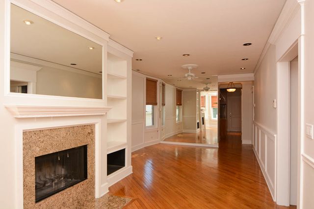 3614 N Bosworth Avenue 1F, Chicago, IL 60613