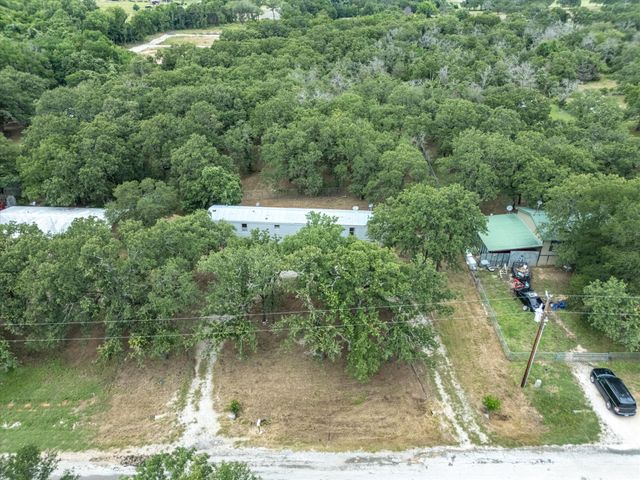 146 Deerwood Lane, Springtown, TX 76082