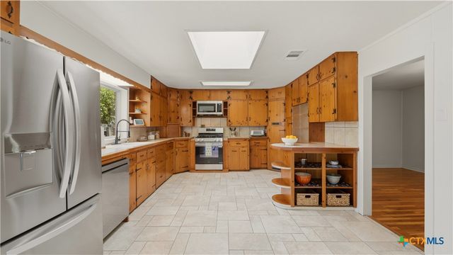 596 Willow Avenue, New Braunfels, TX 78130