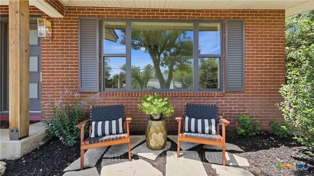 596 Willow Avenue, New Braunfels, TX 78130