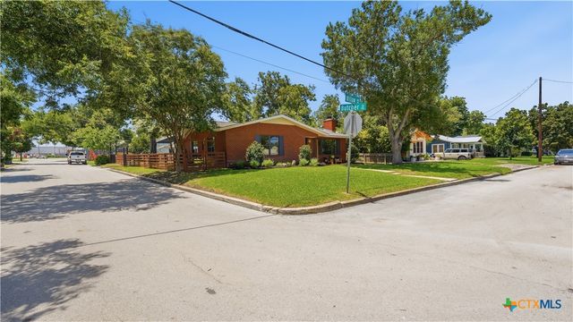 596 Willow Avenue, New Braunfels, TX 78130