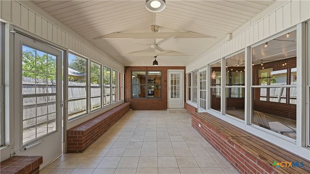 596 Willow Avenue, New Braunfels, TX 78130