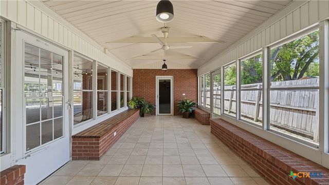 596 Willow Avenue, New Braunfels, TX 78130