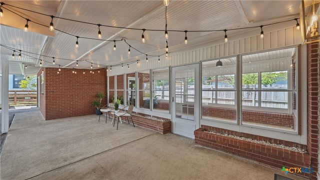 596 Willow Avenue, New Braunfels, TX 78130