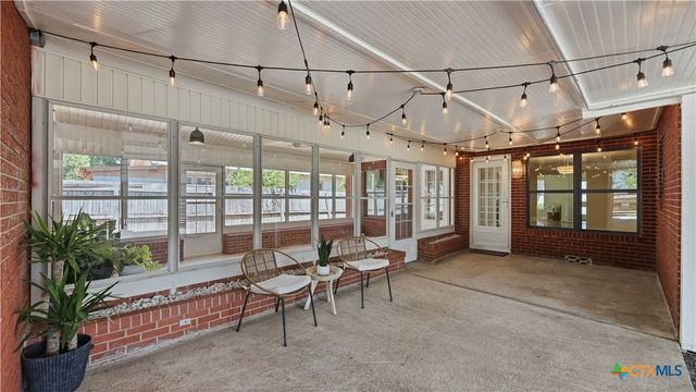 596 Willow Avenue, New Braunfels, TX 78130