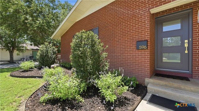596 Willow Avenue, New Braunfels, TX 78130