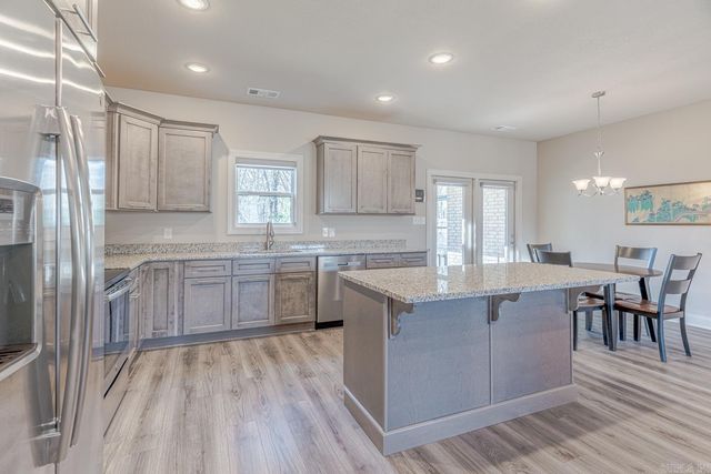 1277 Sullivan Cir, Jonesboro, AR 72404