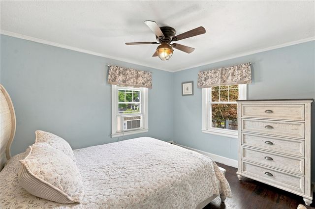 1040 Greenwich Avenue, Warwick, RI 02886