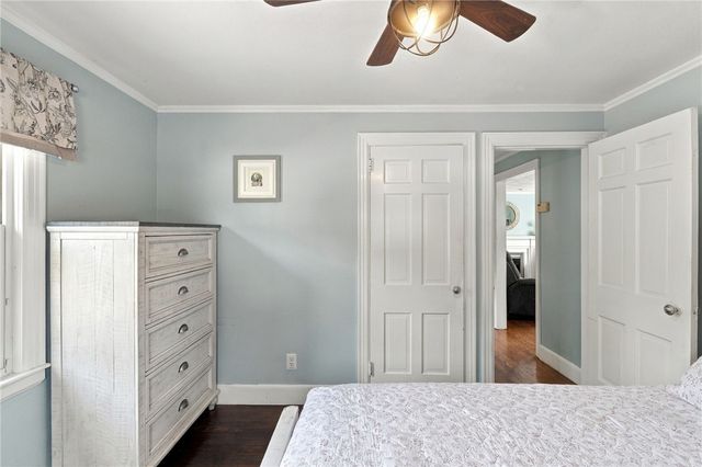 1040 Greenwich Avenue, Warwick, RI 02886