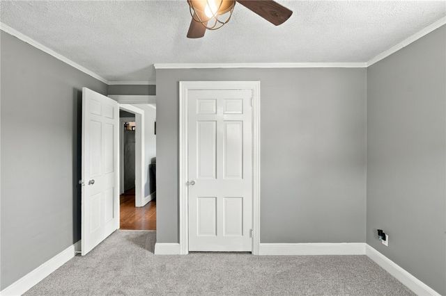 1040 Greenwich Avenue, Warwick, RI 02886