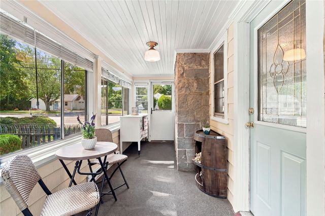 1040 Greenwich Avenue, Warwick, RI 02886