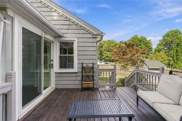 1040 Greenwich Avenue, Warwick, RI 02886