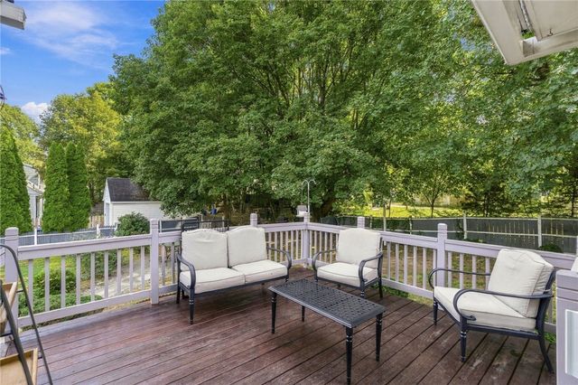 1040 Greenwich Avenue, Warwick, RI 02886
