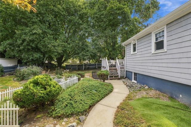 1040 Greenwich Avenue, Warwick, RI 02886