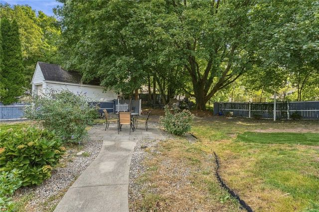 1040 Greenwich Avenue, Warwick, RI 02886
