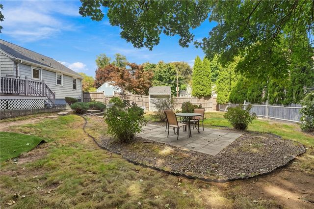 1040 Greenwich Avenue, Warwick, RI 02886