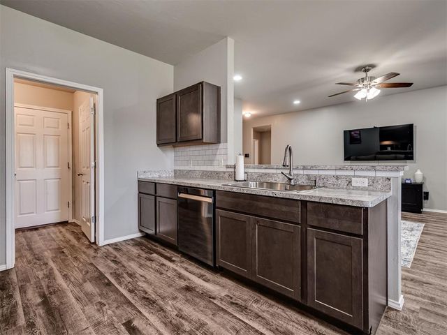 11549 NW 100th Street, Yukon, OK 73099