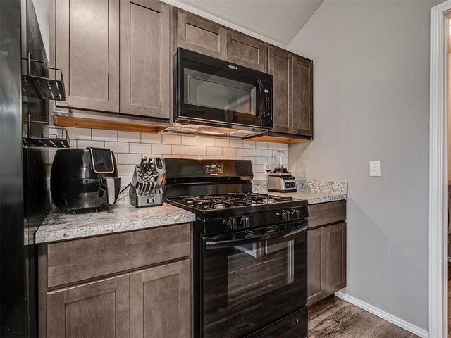 11549 NW 100th Street, Yukon, OK 73099