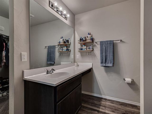 11549 NW 100th Street, Yukon, OK 73099