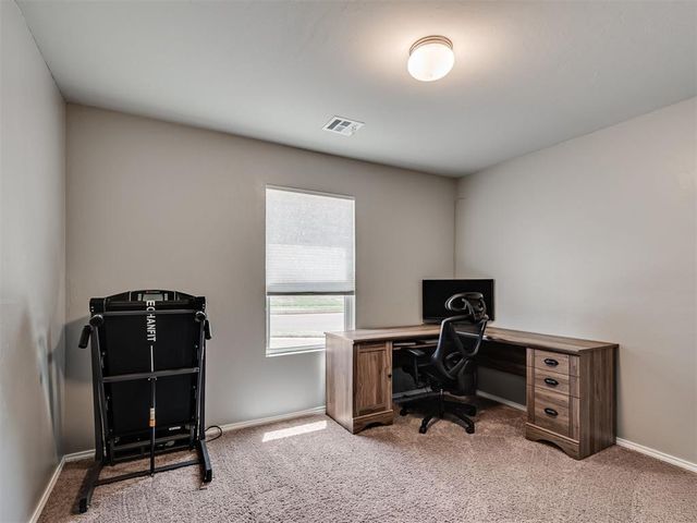 11549 NW 100th Street, Yukon, OK 73099