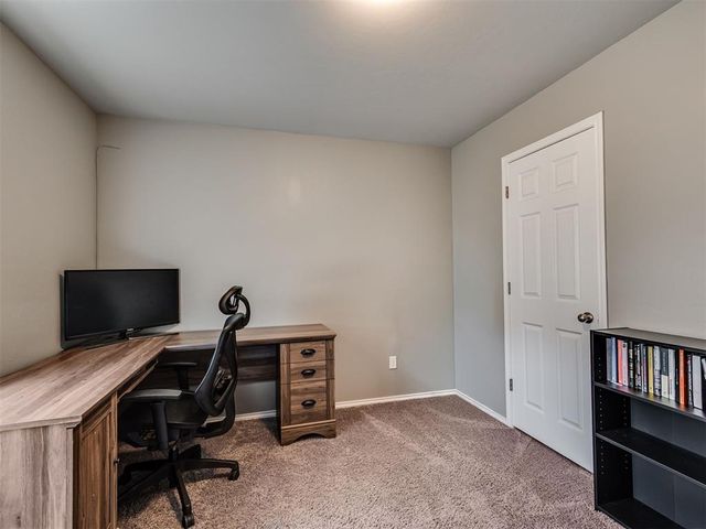 11549 NW 100th Street, Yukon, OK 73099