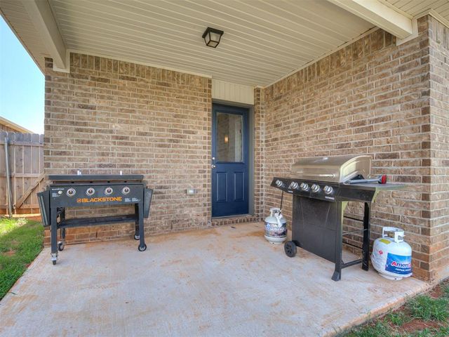 11549 NW 100th Street, Yukon, OK 73099