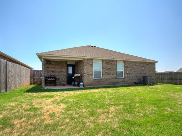 11549 NW 100th Street, Yukon, OK 73099