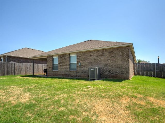 11549 NW 100th Street, Yukon, OK 73099
