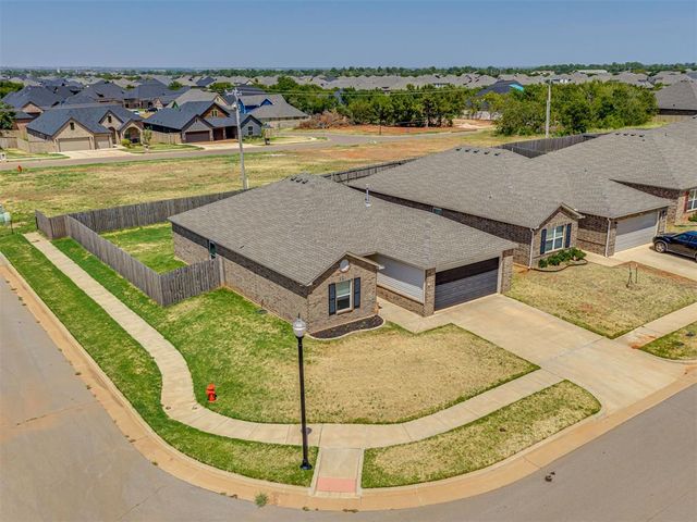 11549 NW 100th Street, Yukon, OK 73099