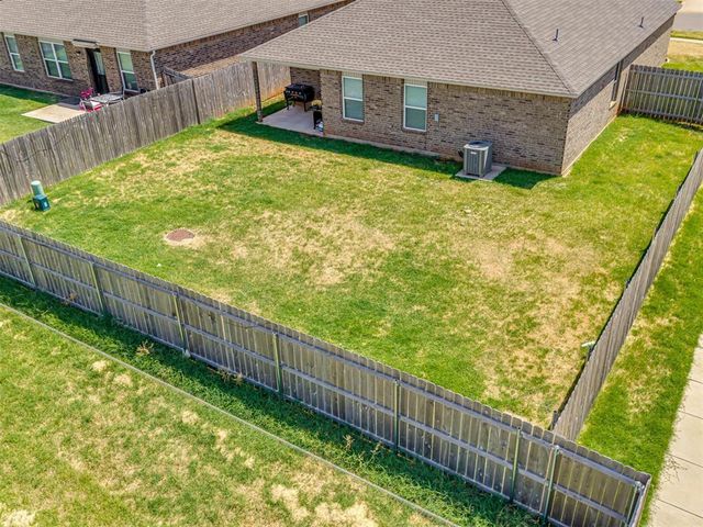 11549 NW 100th Street, Yukon, OK 73099
