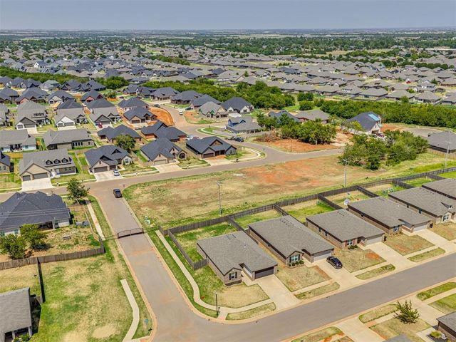 11549 NW 100th Street, Yukon, OK 73099