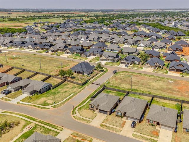 11549 NW 100th Street, Yukon, OK 73099