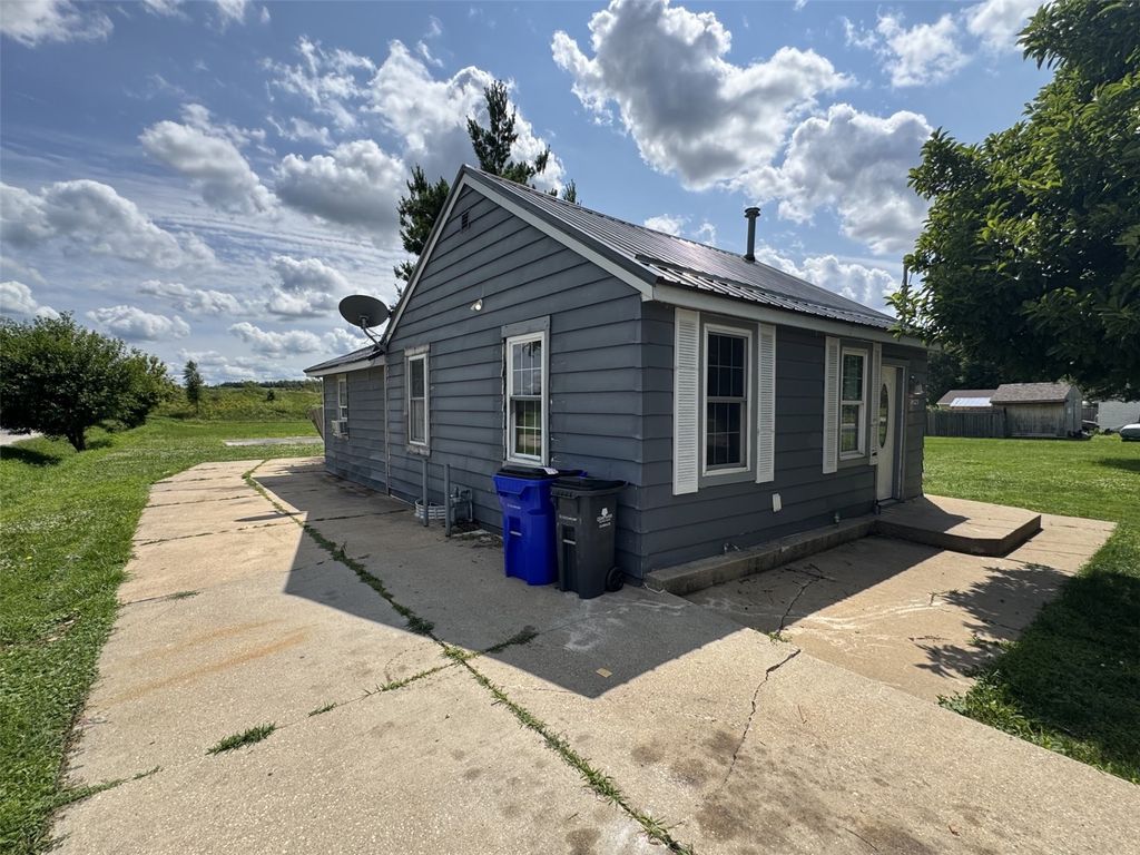 2629 24th Avenue SE, Cedar Rapids, IA 52403