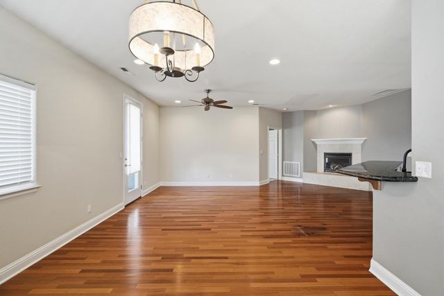 10587 Ridgecrest Dr, Jackson, CA 95642