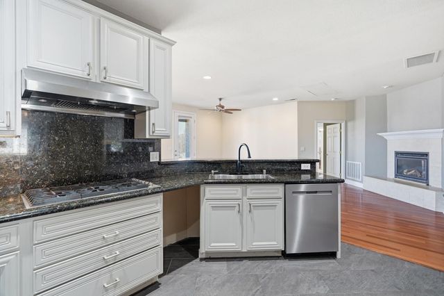 10587 Ridgecrest Dr, Jackson, CA 95642