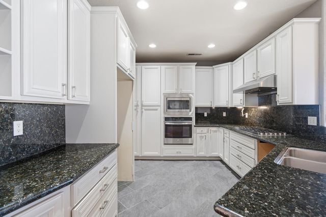 10587 Ridgecrest Dr, Jackson, CA 95642