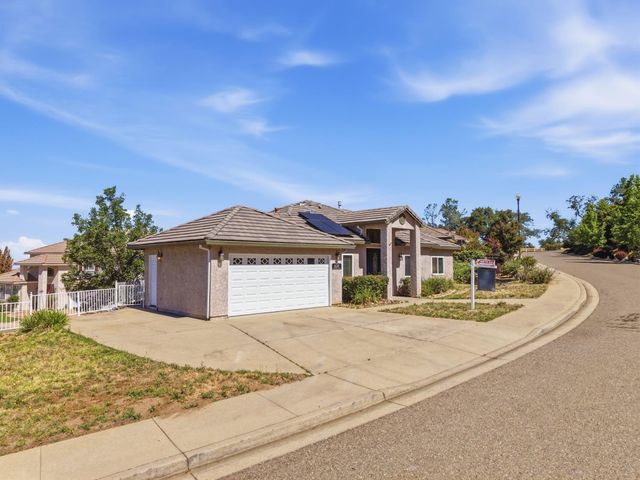10587 Ridgecrest Dr, Jackson, CA 95642