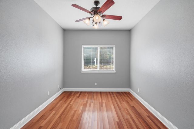 10587 Ridgecrest Dr, Jackson, CA 95642