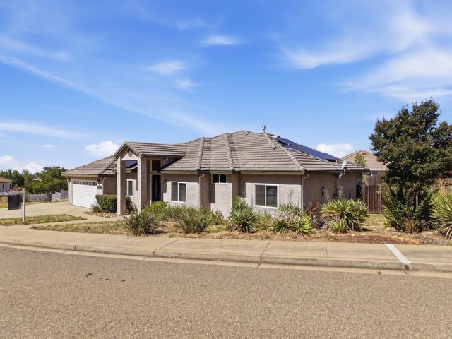 10587 Ridgecrest Dr, Jackson, CA 95642
