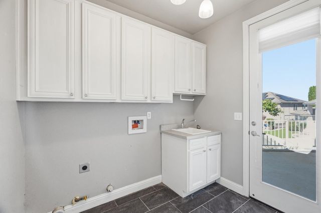 10587 Ridgecrest Dr, Jackson, CA 95642