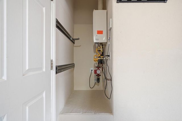 10587 Ridgecrest Dr, Jackson, CA 95642