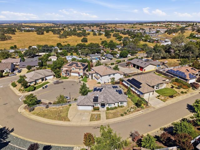 10587 Ridgecrest Dr, Jackson, CA 95642